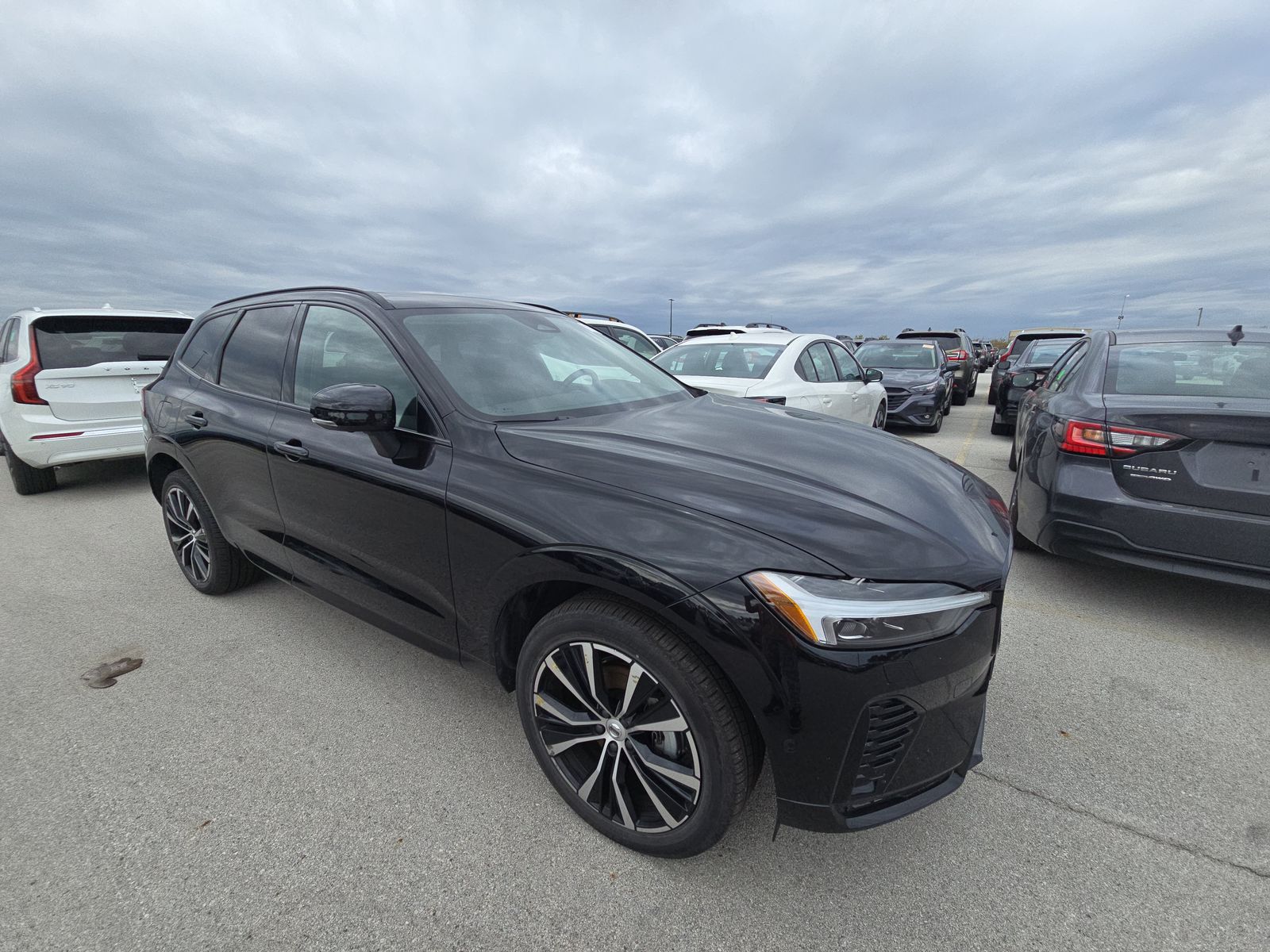 2025 Volvo XC60 B5 Plus AWD