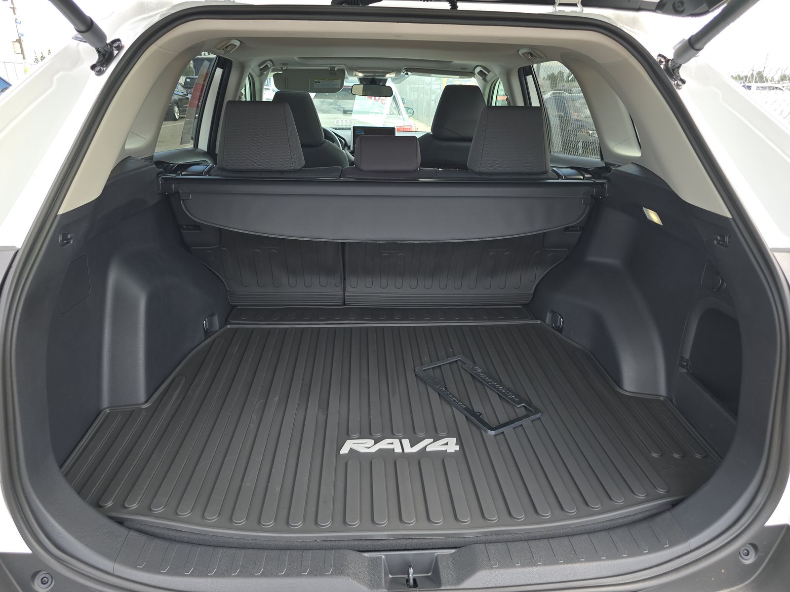 2025 Toyota RAV4 Hybrid XLE AWD