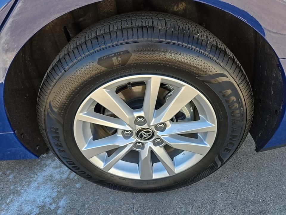 2025 Toyota Camry LE AWD