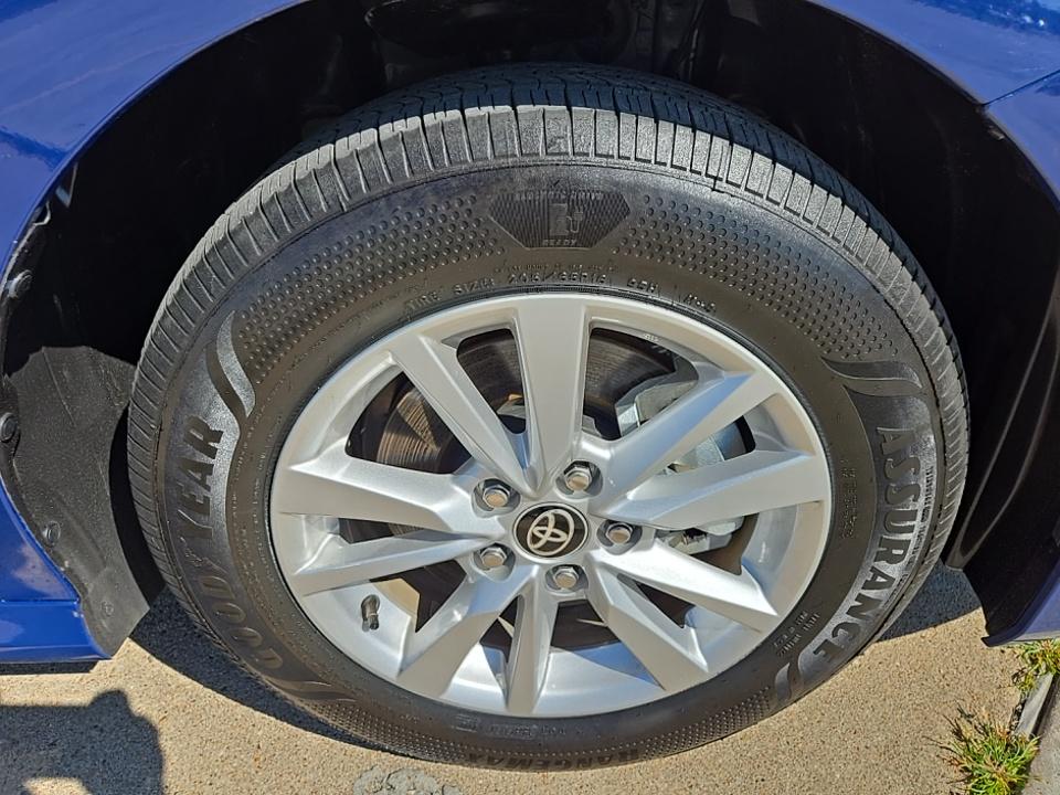 2025 Toyota Camry LE AWD