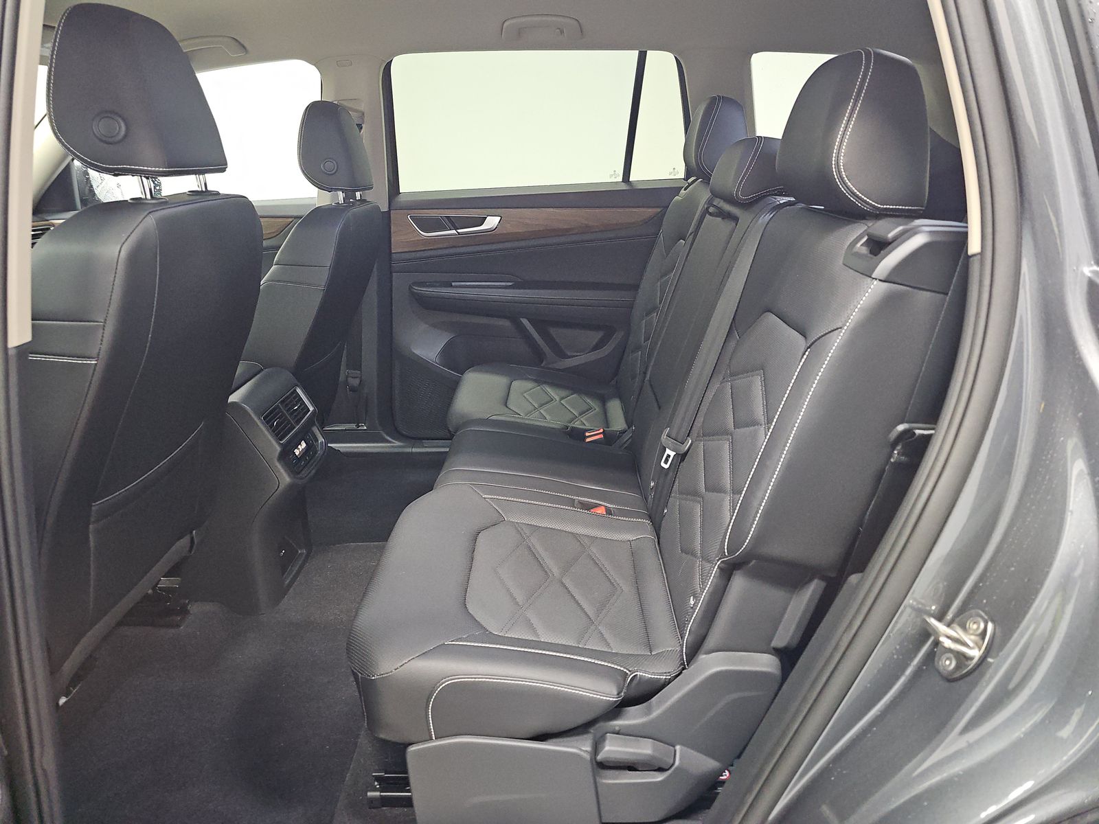 2025 Volkswagen Atlas 2.0T SE AWD