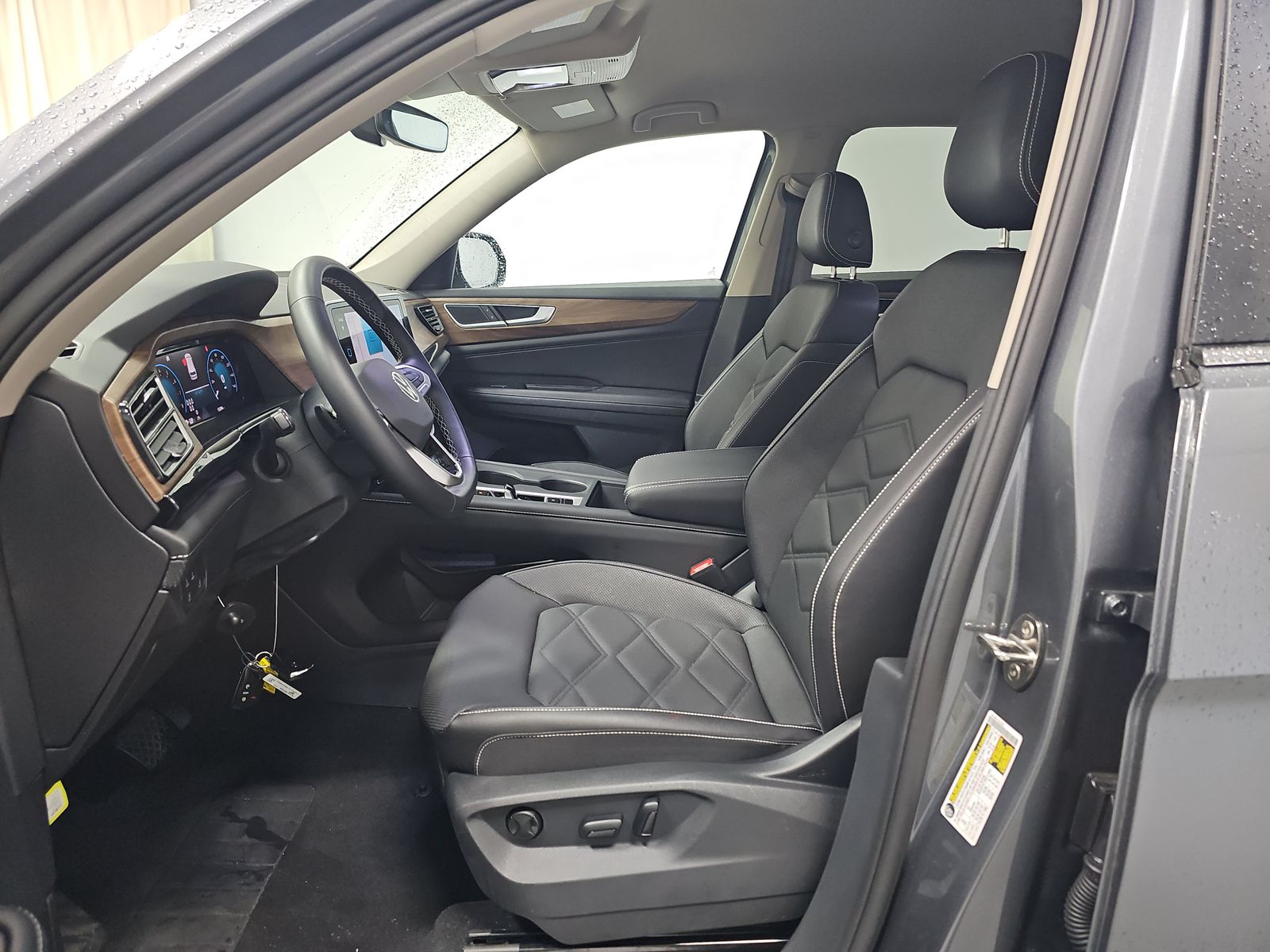 2025 Volkswagen Atlas 2.0T SE AWD