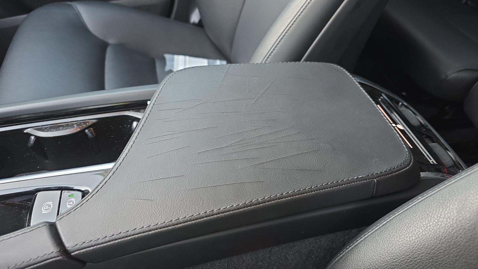 2025 Volvo XC90 B5 Core AWD