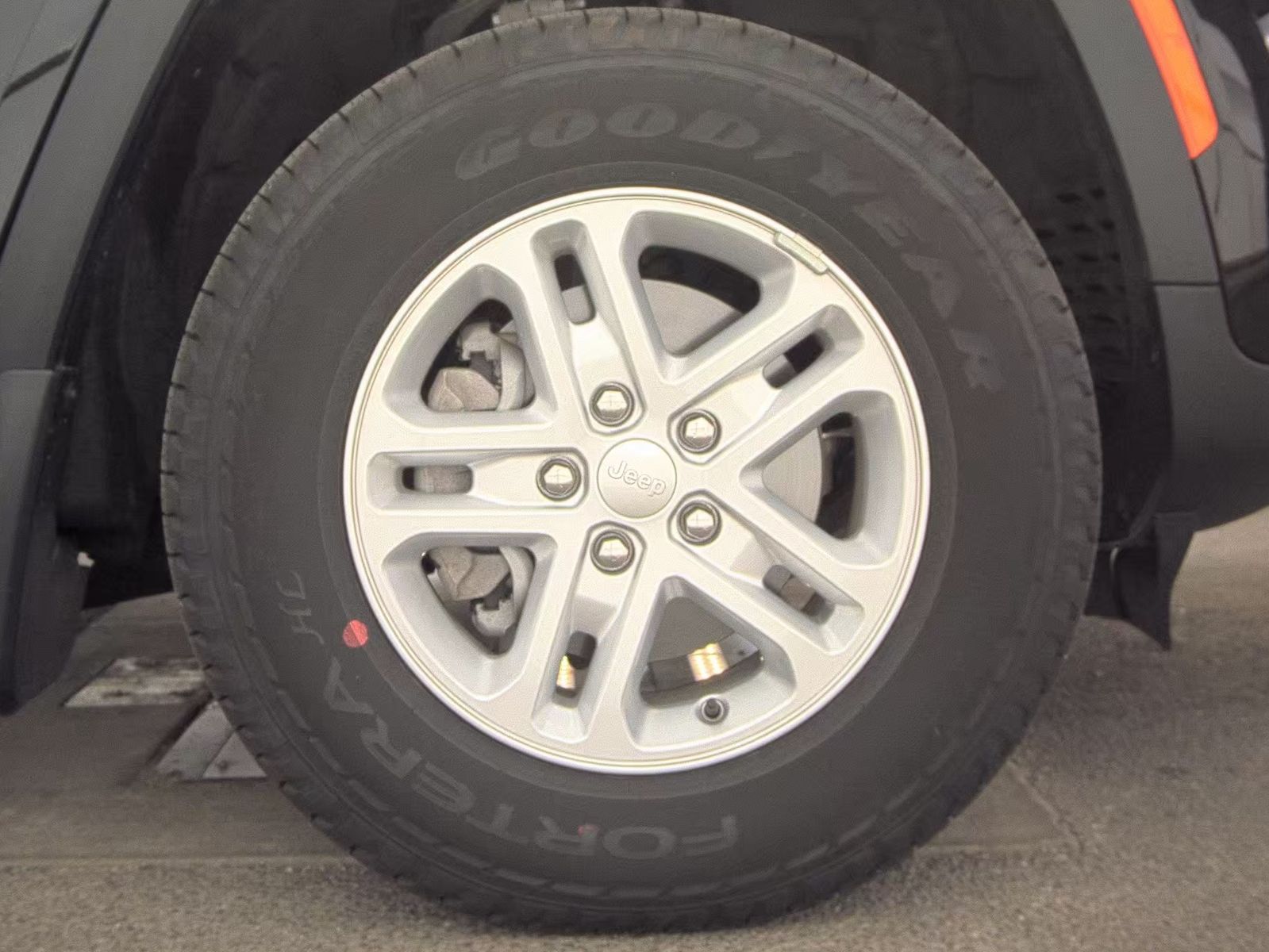 2024 Jeep Grand Cherokee Laredo AWD