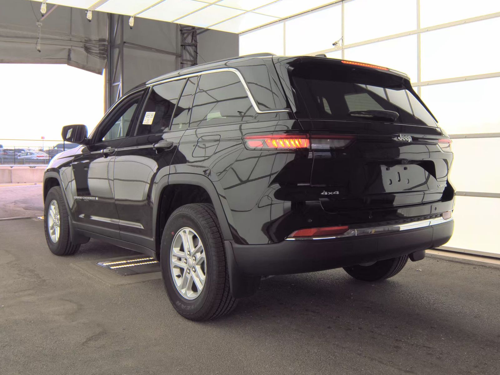 2024 Jeep Grand Cherokee Laredo AWD