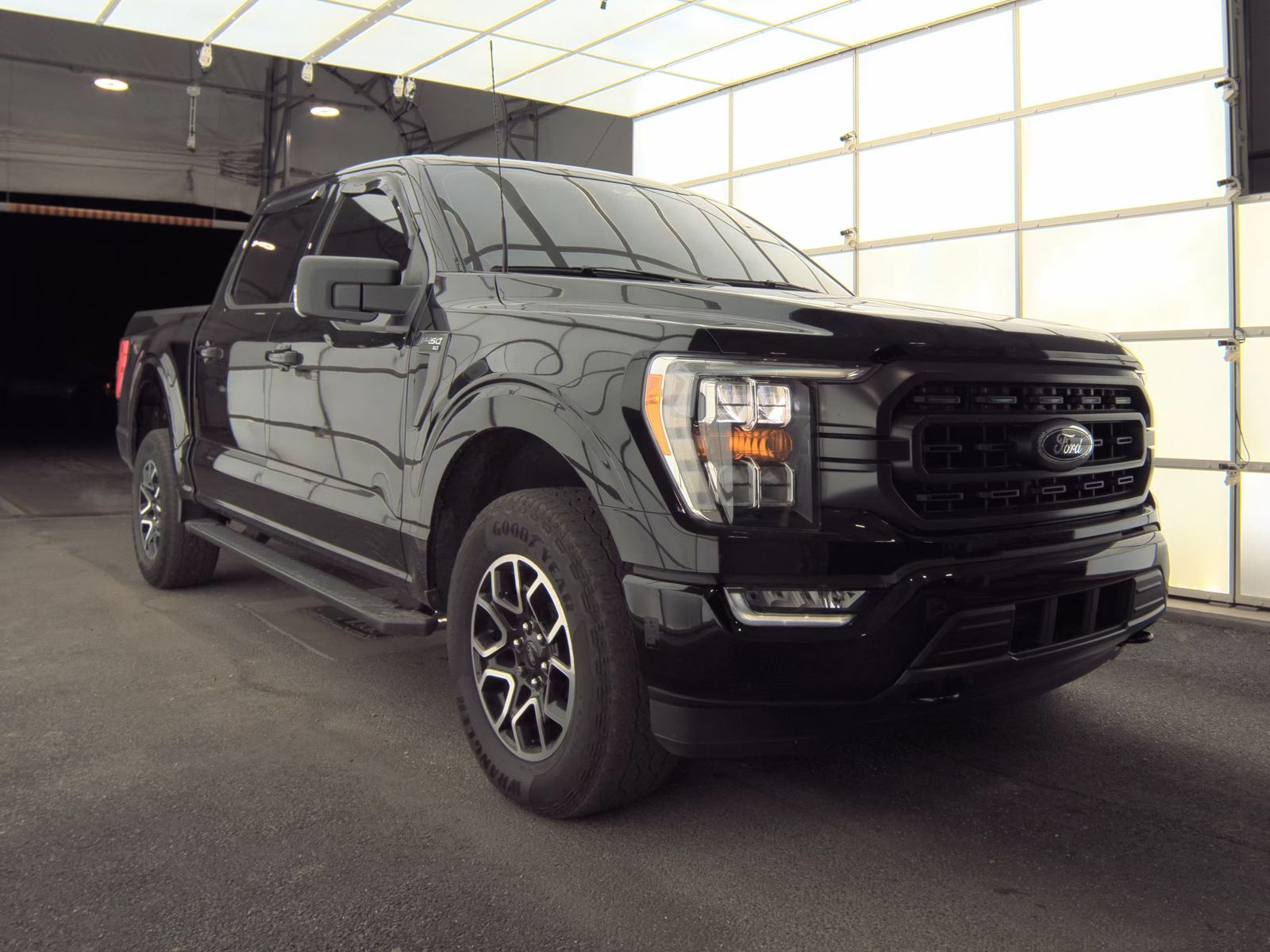 2023 Ford F-150 XLT AWD