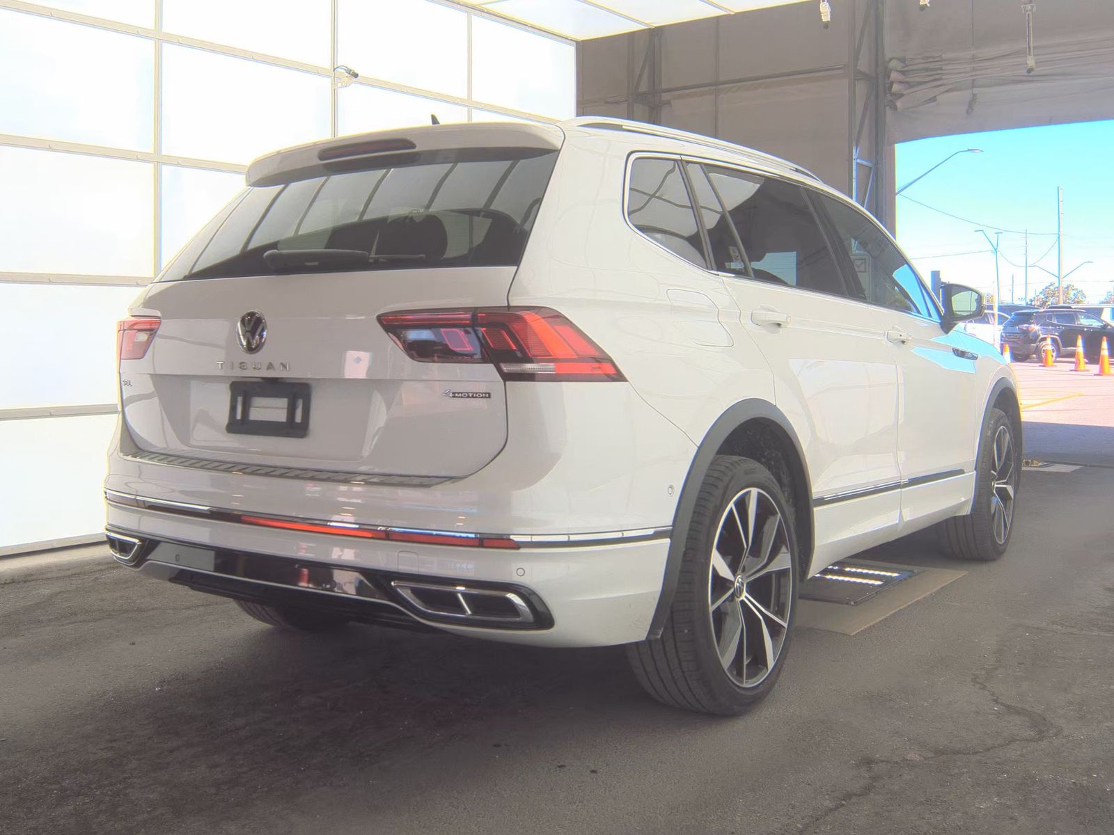 2022 Volkswagen Tiguan 2.0T SEL R-Line AWD