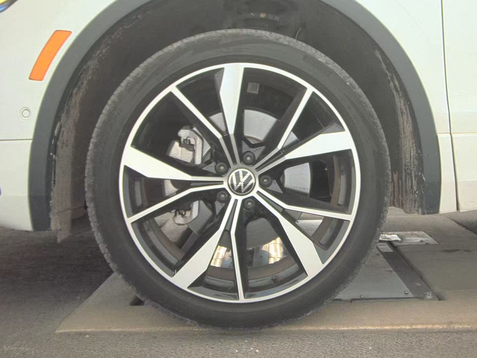 2022 Volkswagen Tiguan 2.0T SEL R-Line AWD