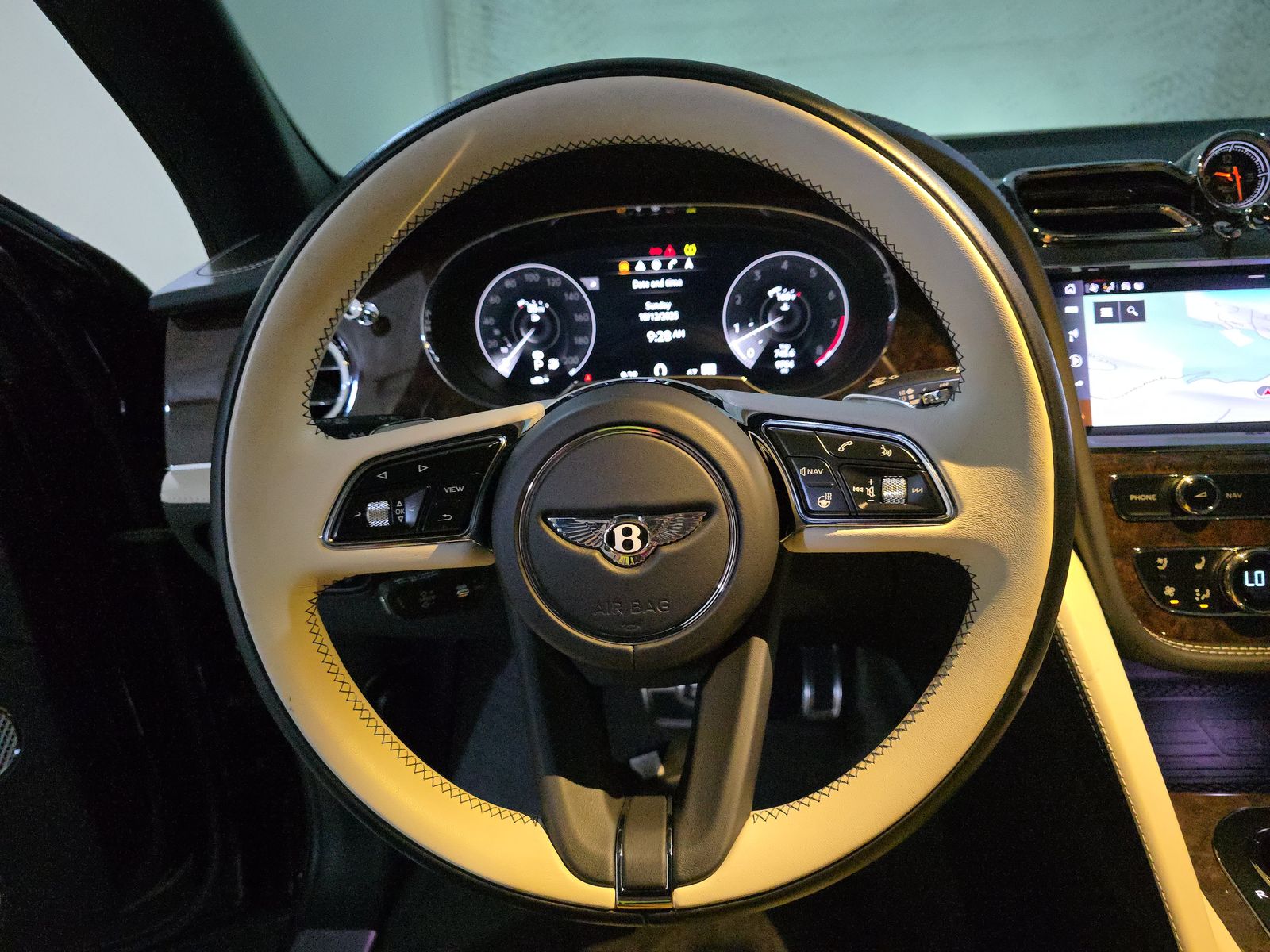 2023 Bentley Bentayga EWB Azure AWD