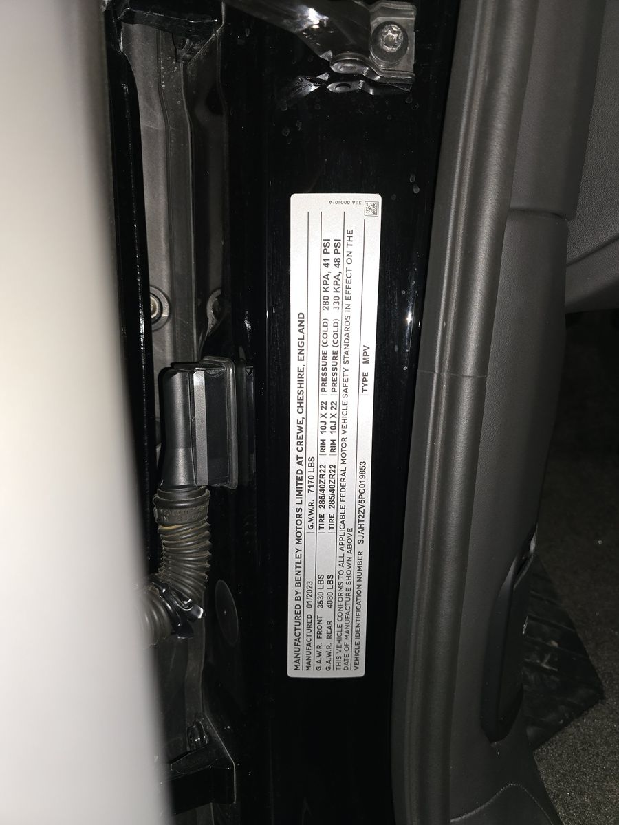 2023 Bentley Bentayga EWB Azure AWD