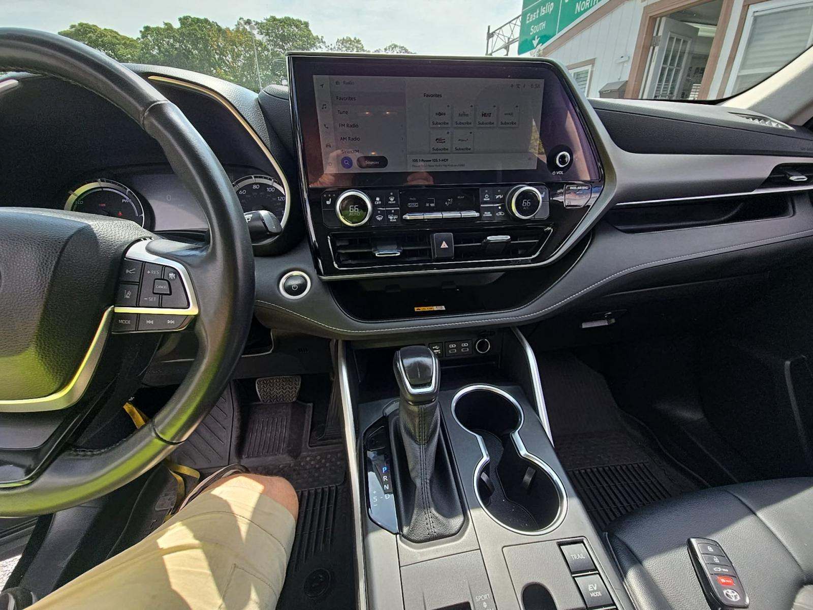 2024 Toyota Highlander Hybrid XLE Nightshade AWD