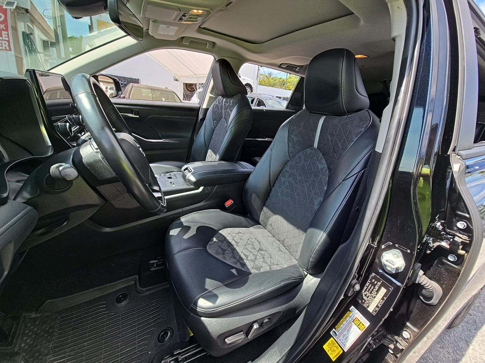 2024 Toyota Highlander Hybrid XLE Nightshade AWD