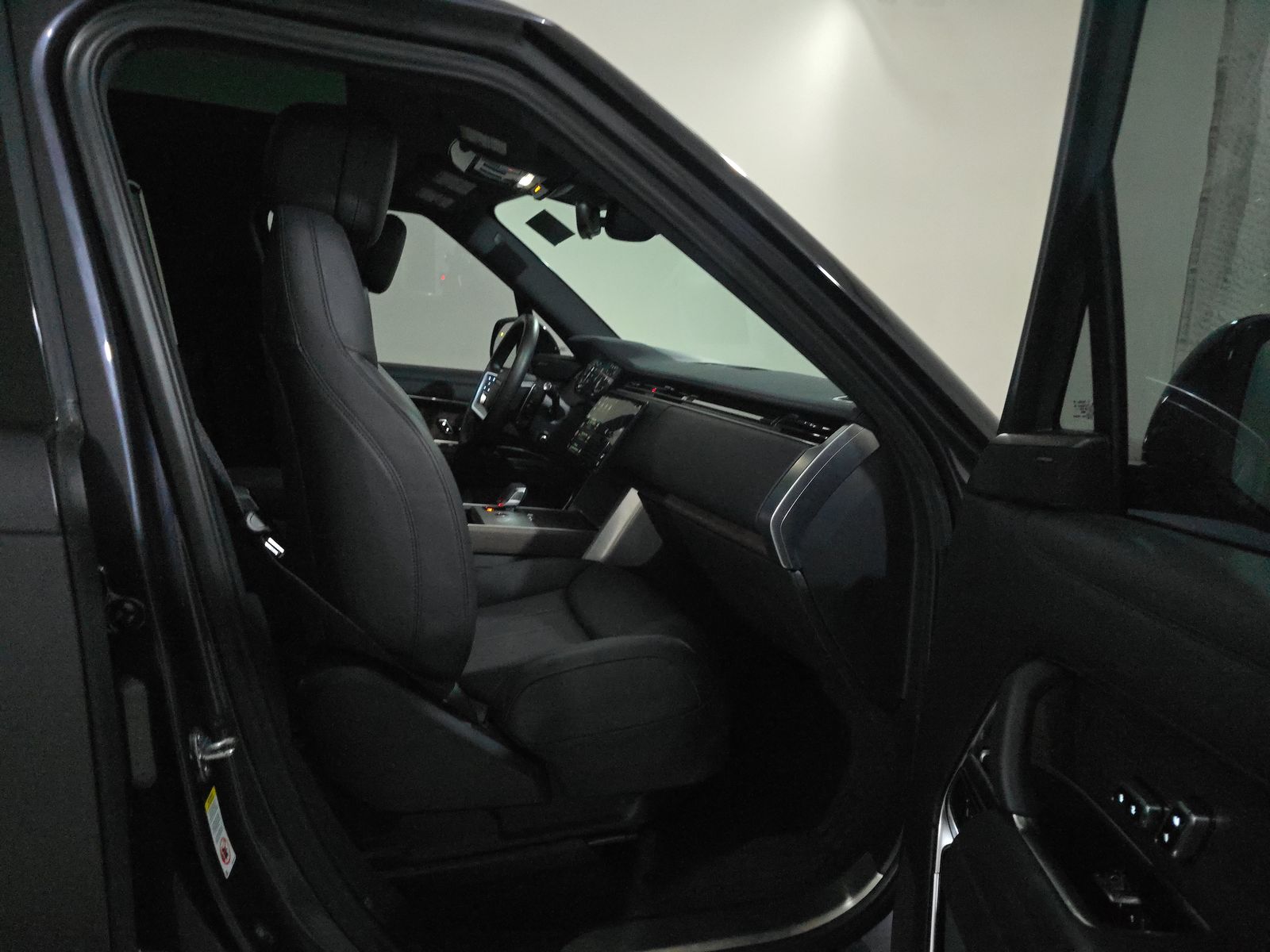 2024 Land Rover Range Rover SE LWB AWD