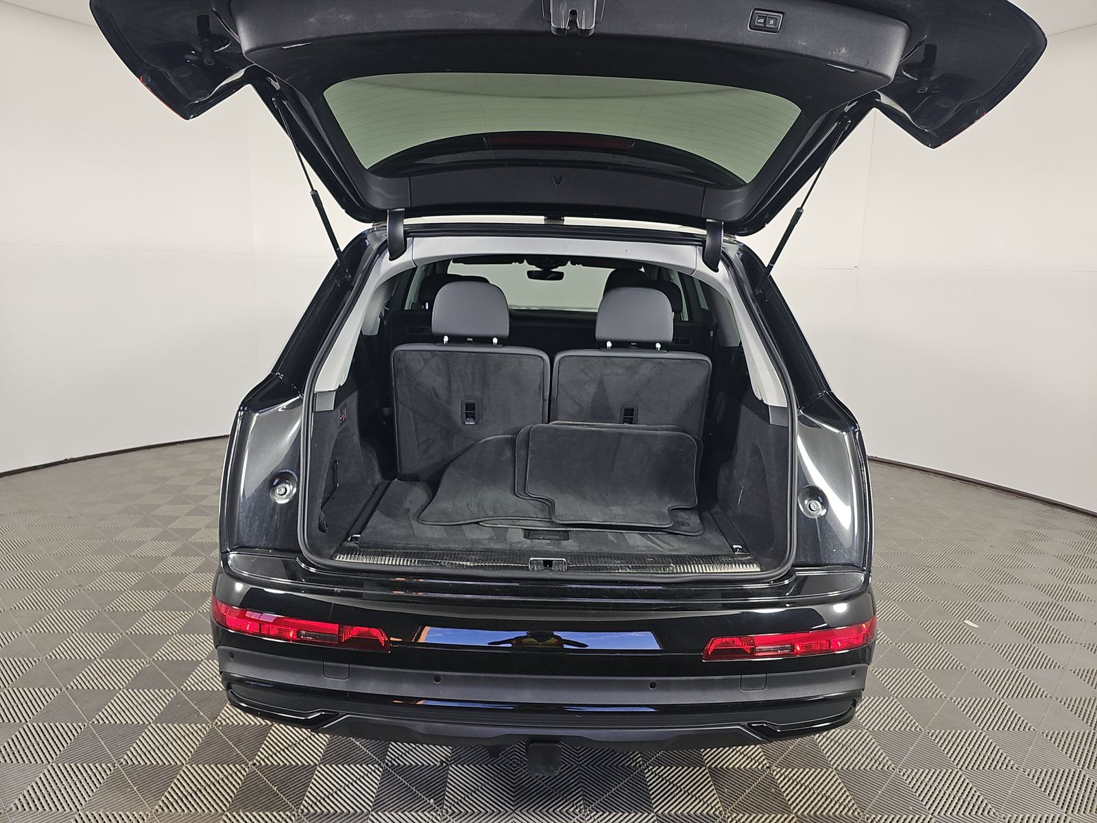 2023 Audi Q7 Premium Plus AWD