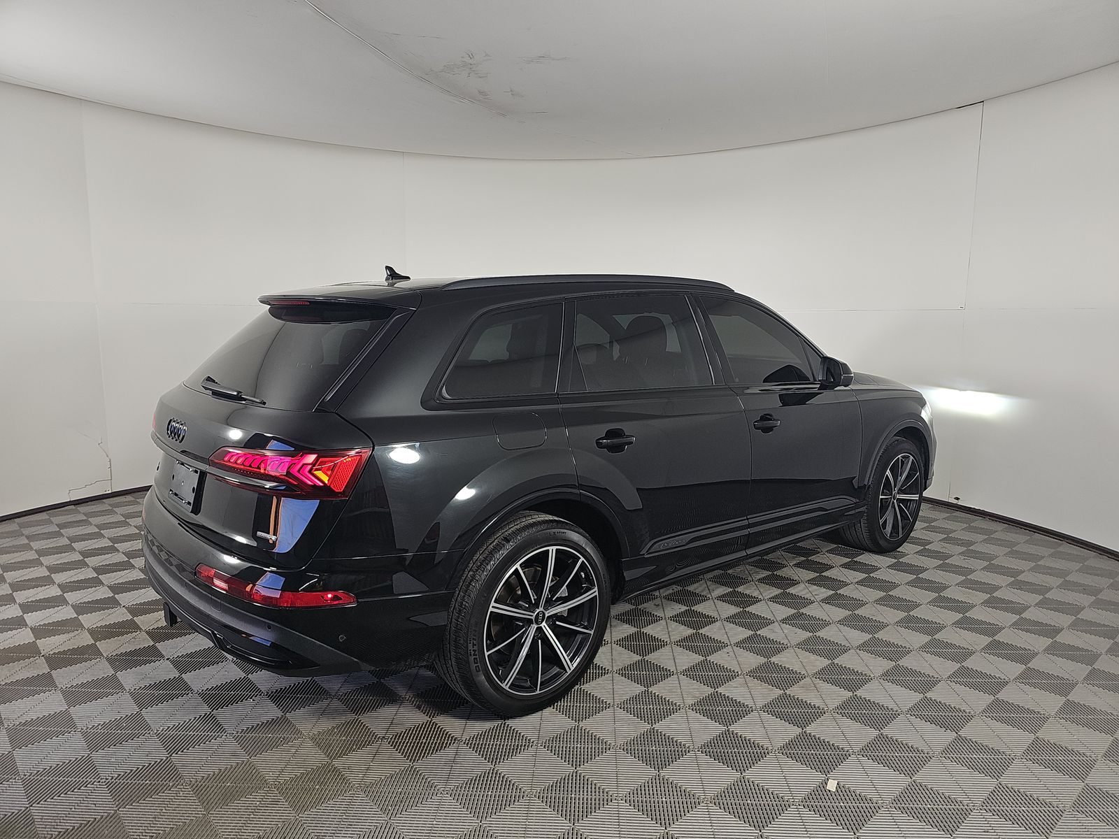 2023 Audi Q7 Premium Plus AWD