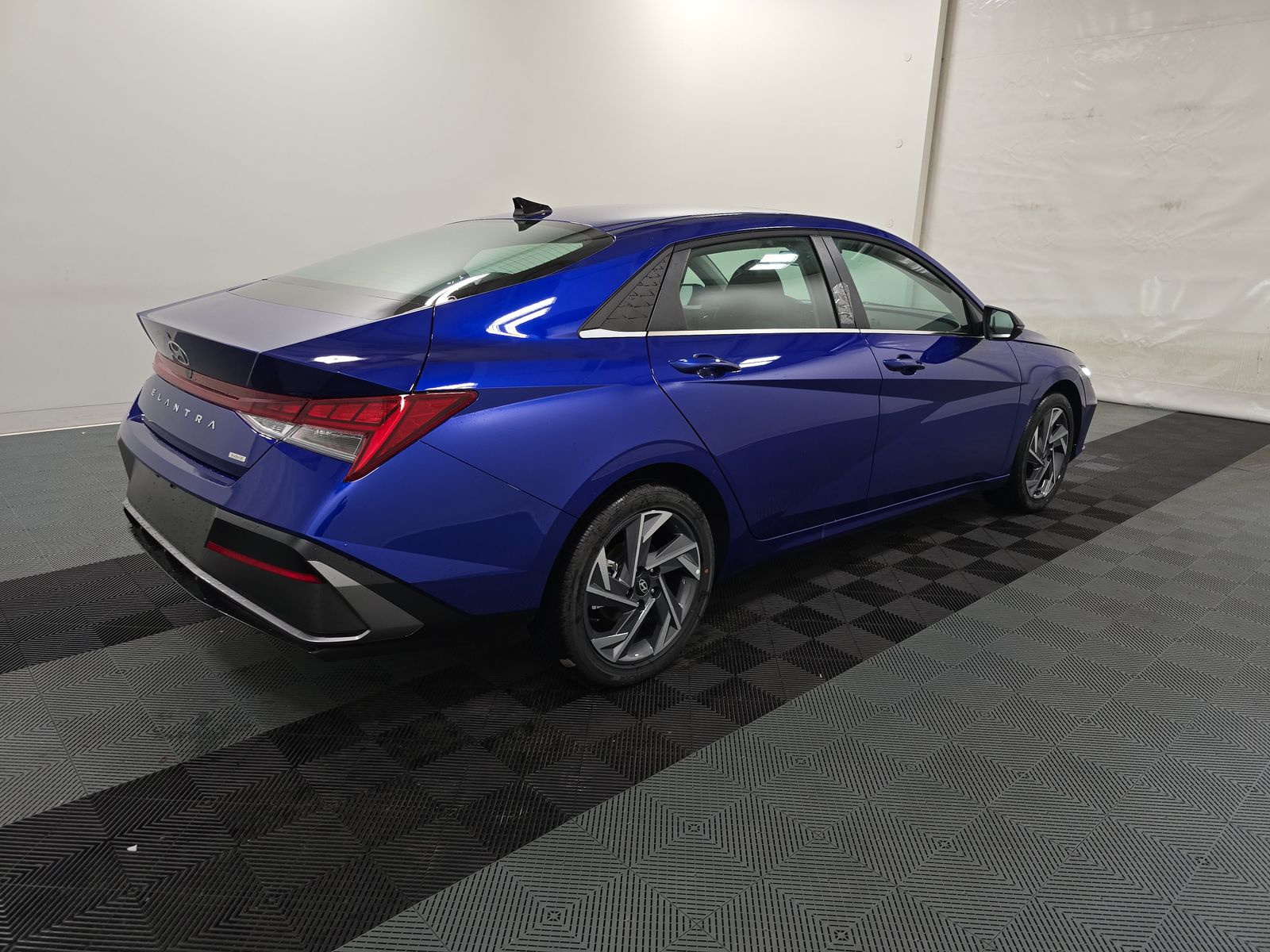 2025 Hyundai Elantra Hybrid Limited FWD