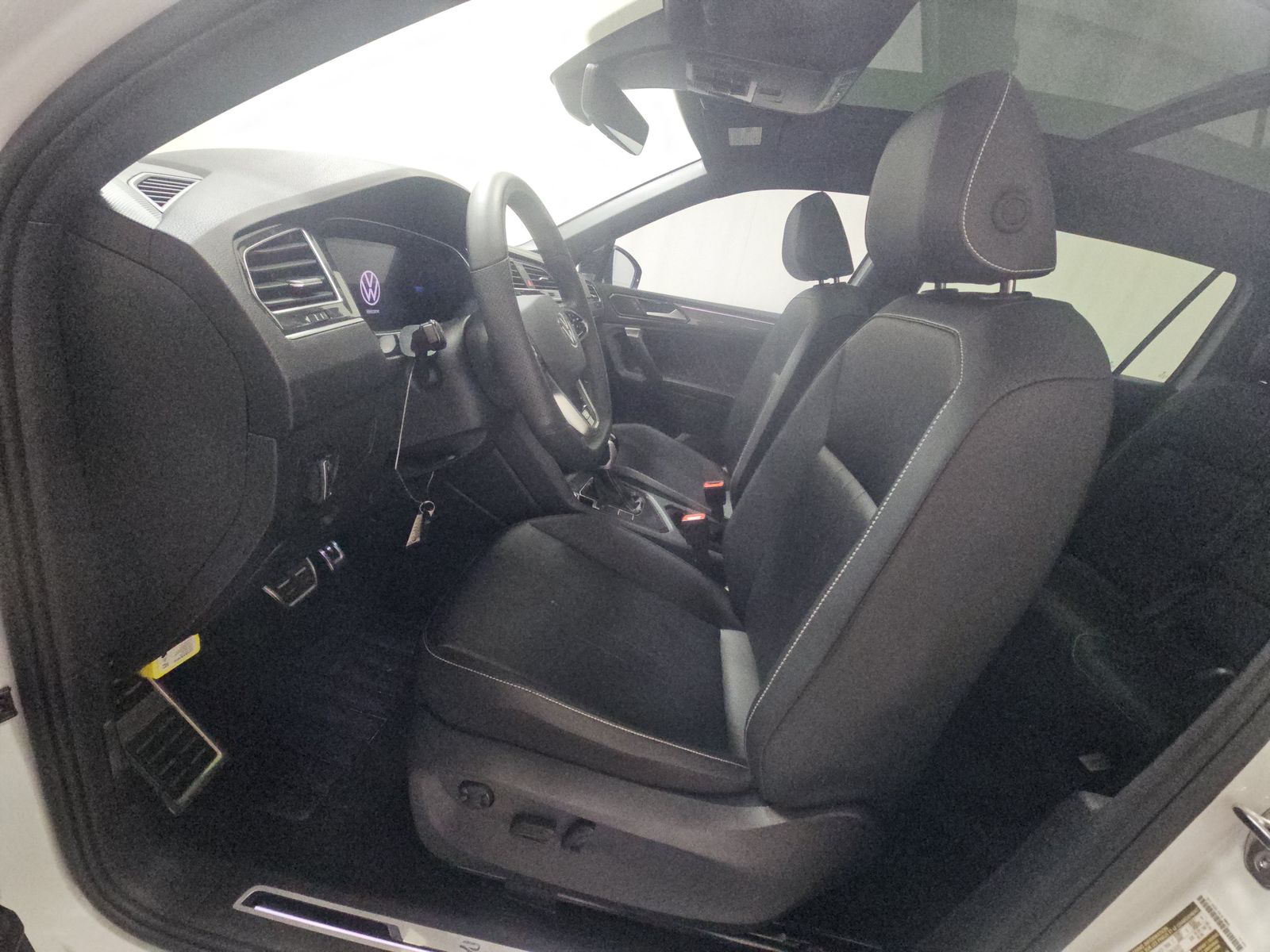 2024 Volkswagen Tiguan 2.0T SE R-Line Black FWD