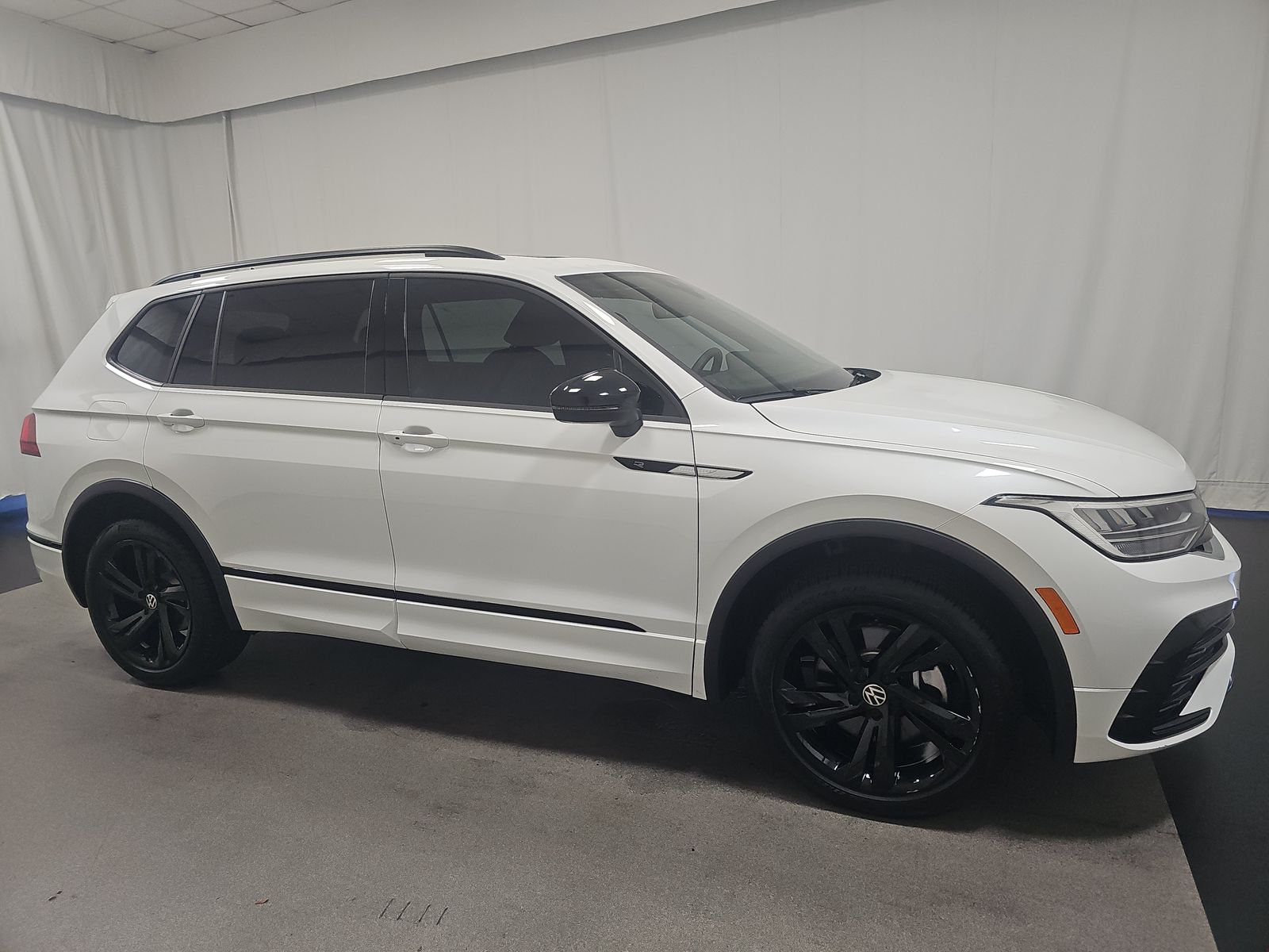 2024 Volkswagen Tiguan 2.0T SE R-Line Black FWD