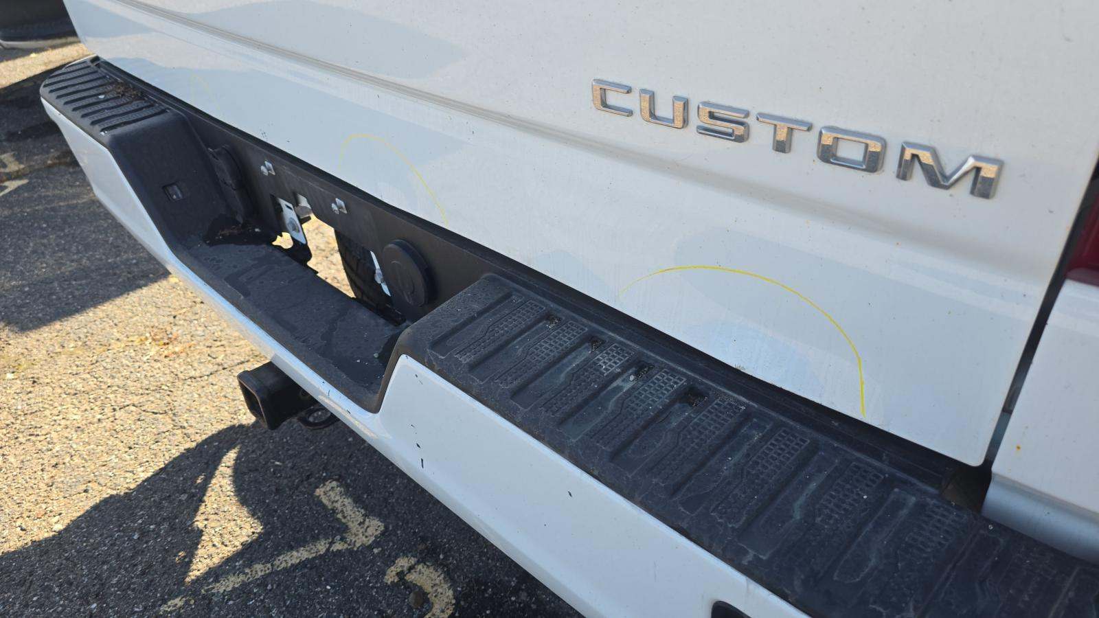 2022 Chevrolet Silverado 1500 Custom AWD