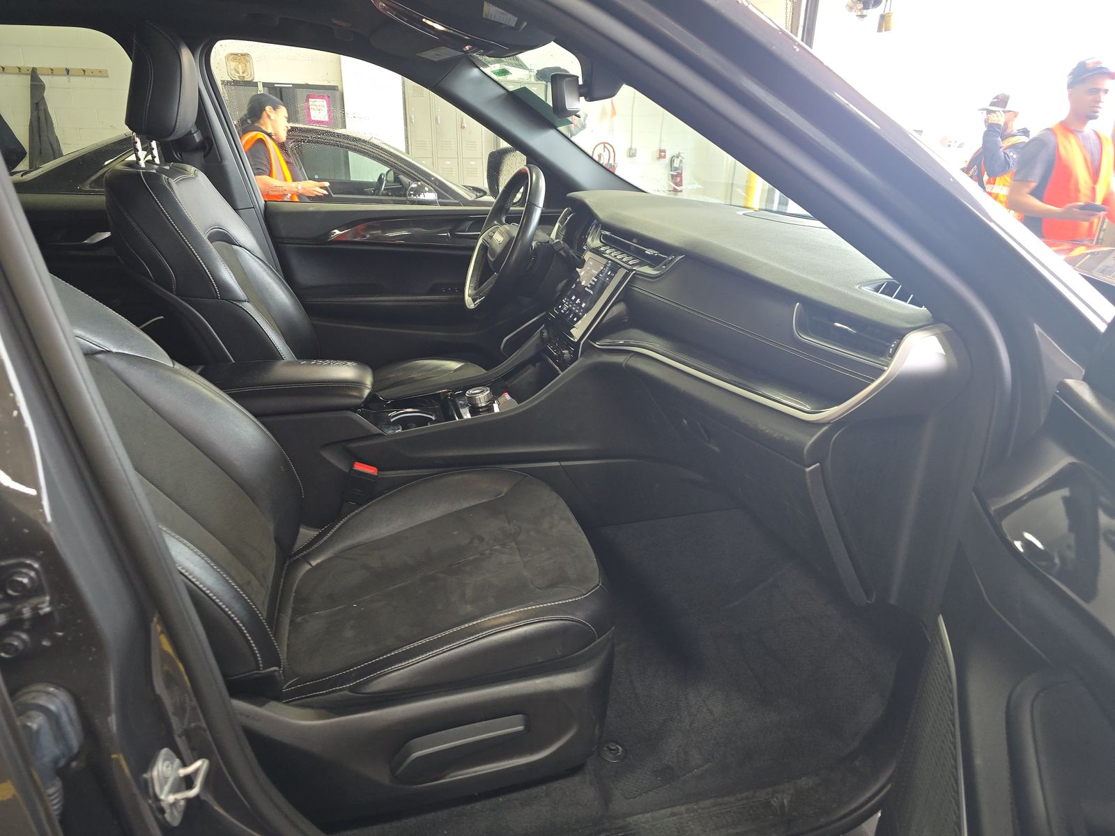 2022 Jeep Grand Cherokee Altitude AWD