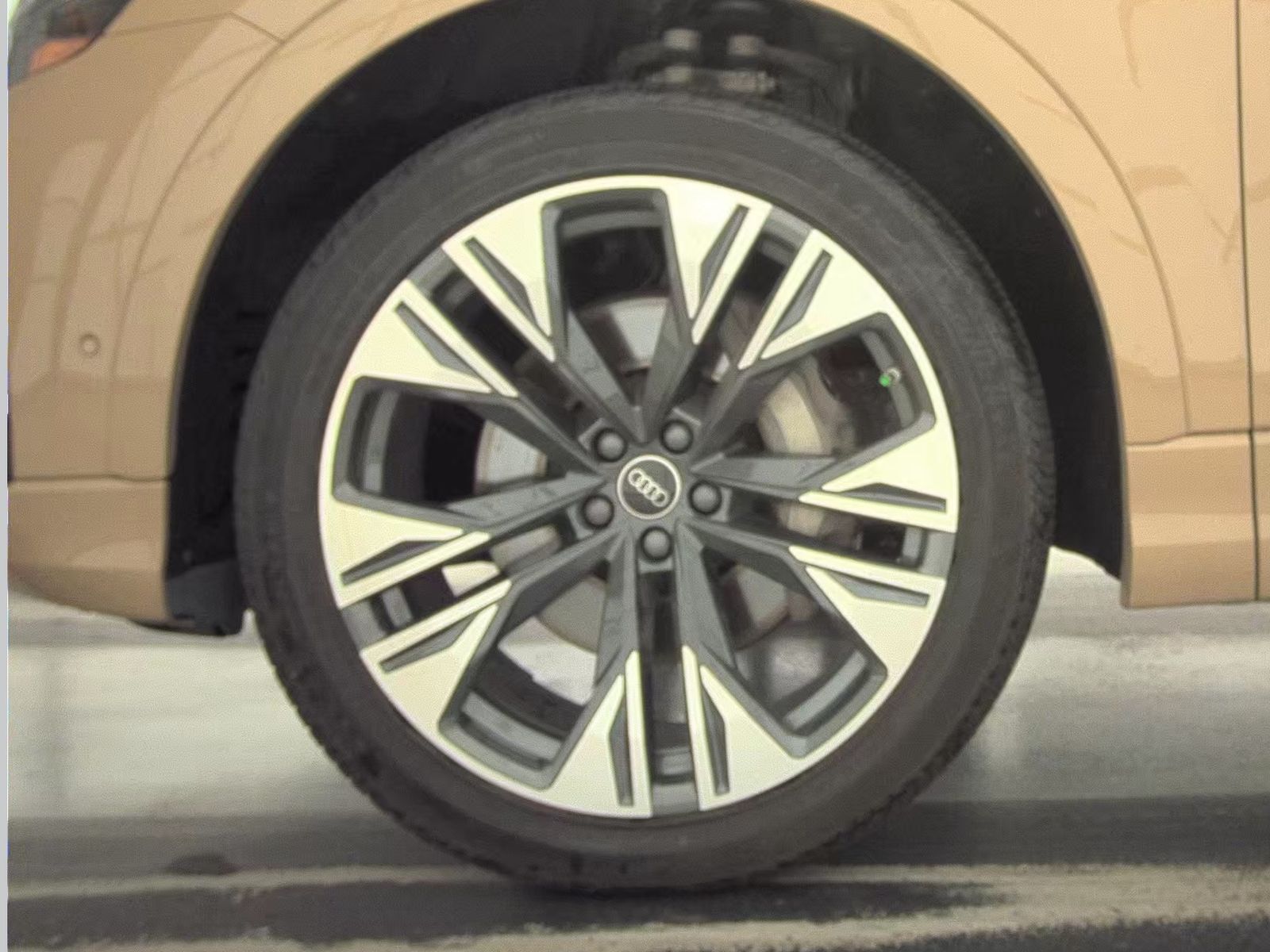 2024 Audi Q8 Premium Plus AWD