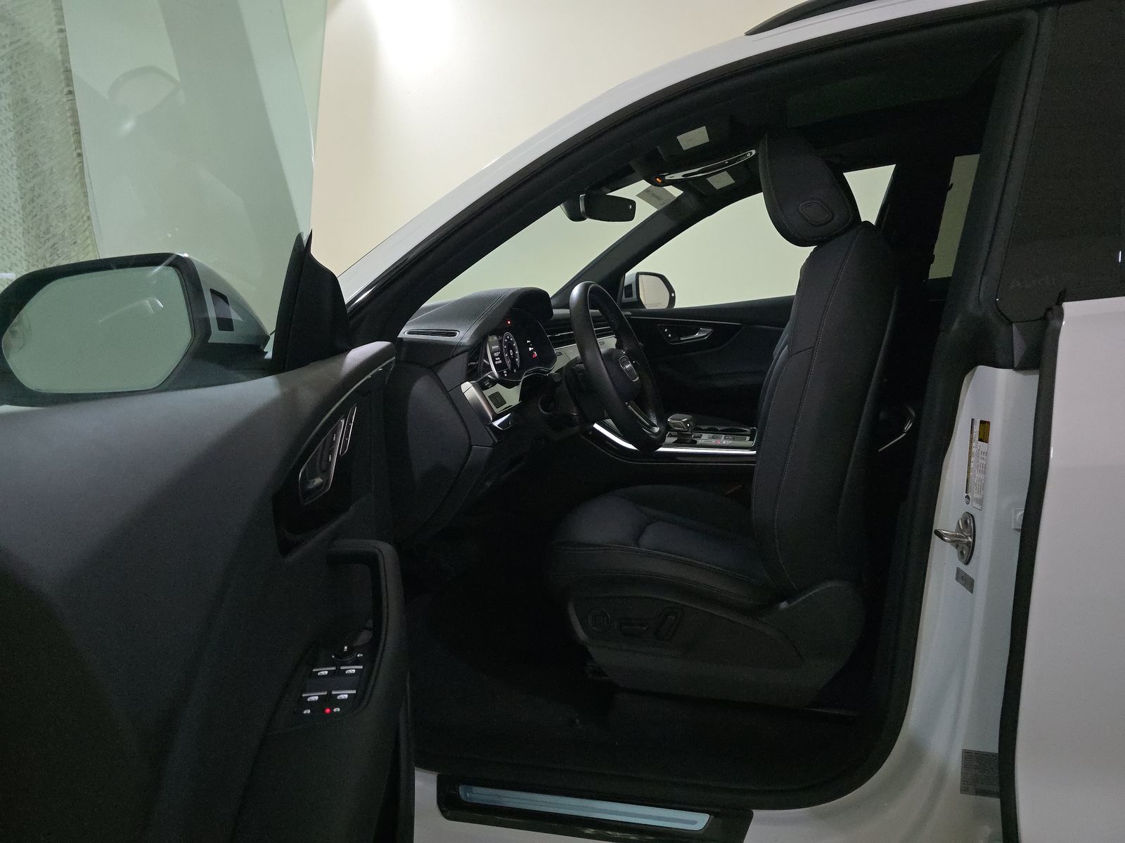 2025 Audi Q8 Premium AWD