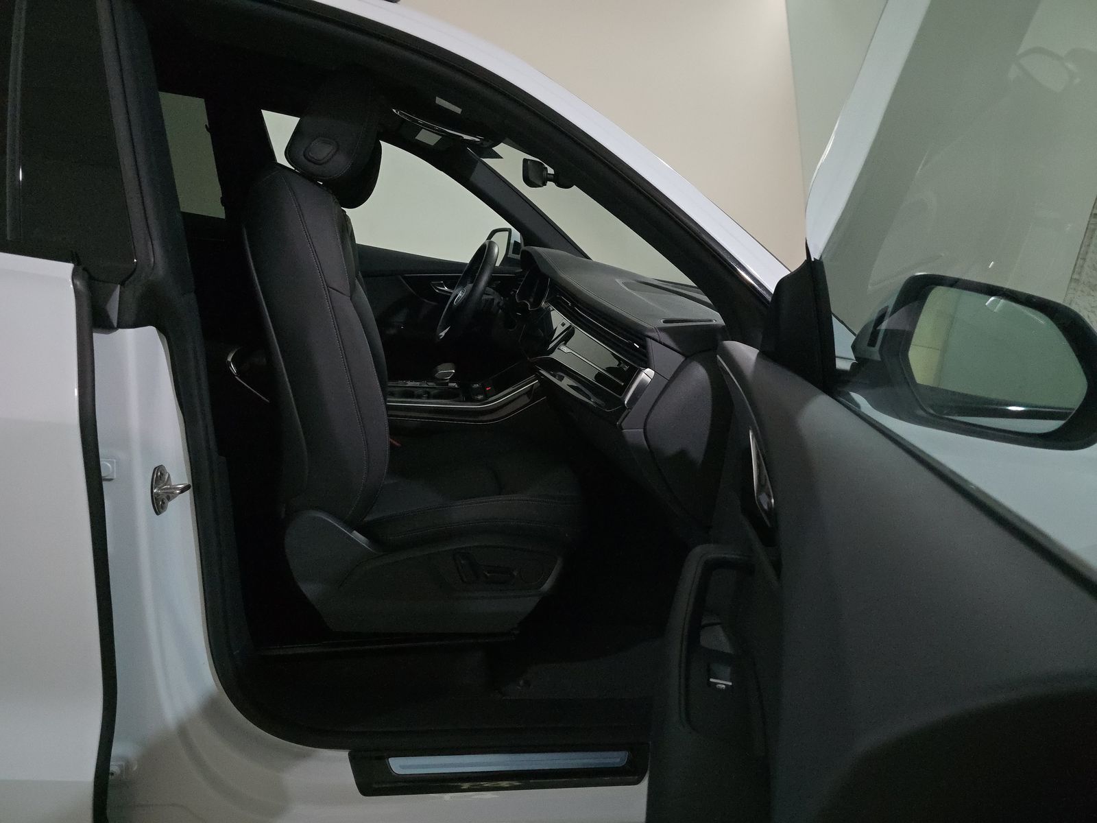 2025 Audi Q8 Premium AWD