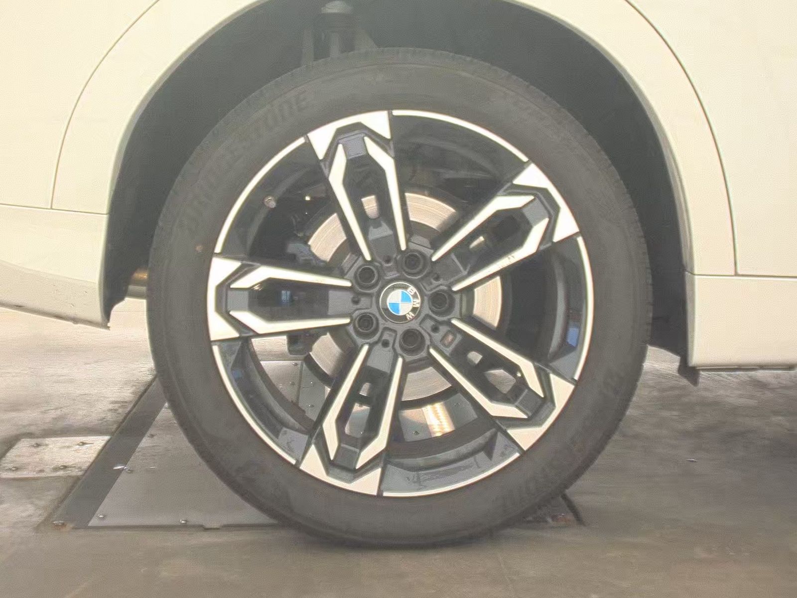 2025 BMW X2 xDrive28i AWD