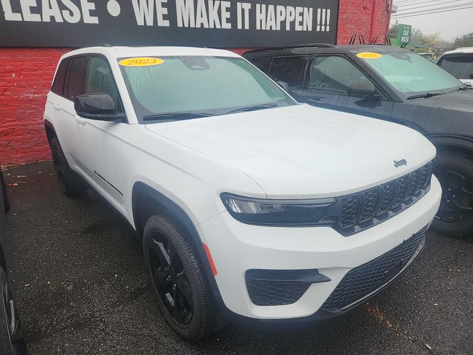 2023 Jeep Grand Cherokee Altitude AWD