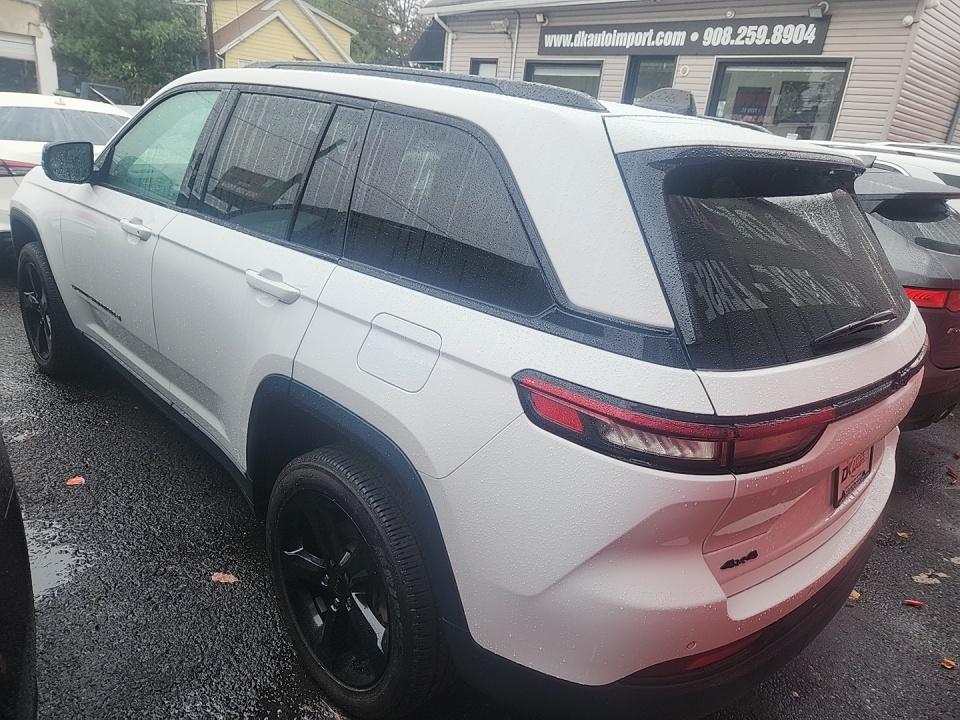 2023 Jeep Grand Cherokee Altitude AWD