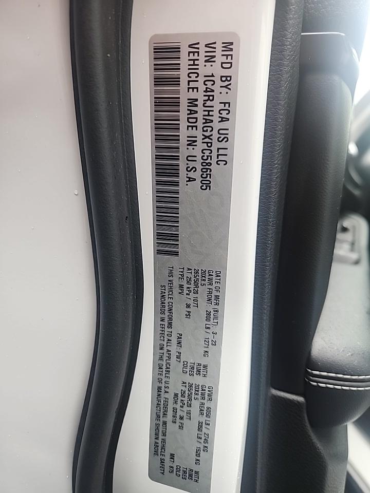 2023 Jeep Grand Cherokee Altitude AWD