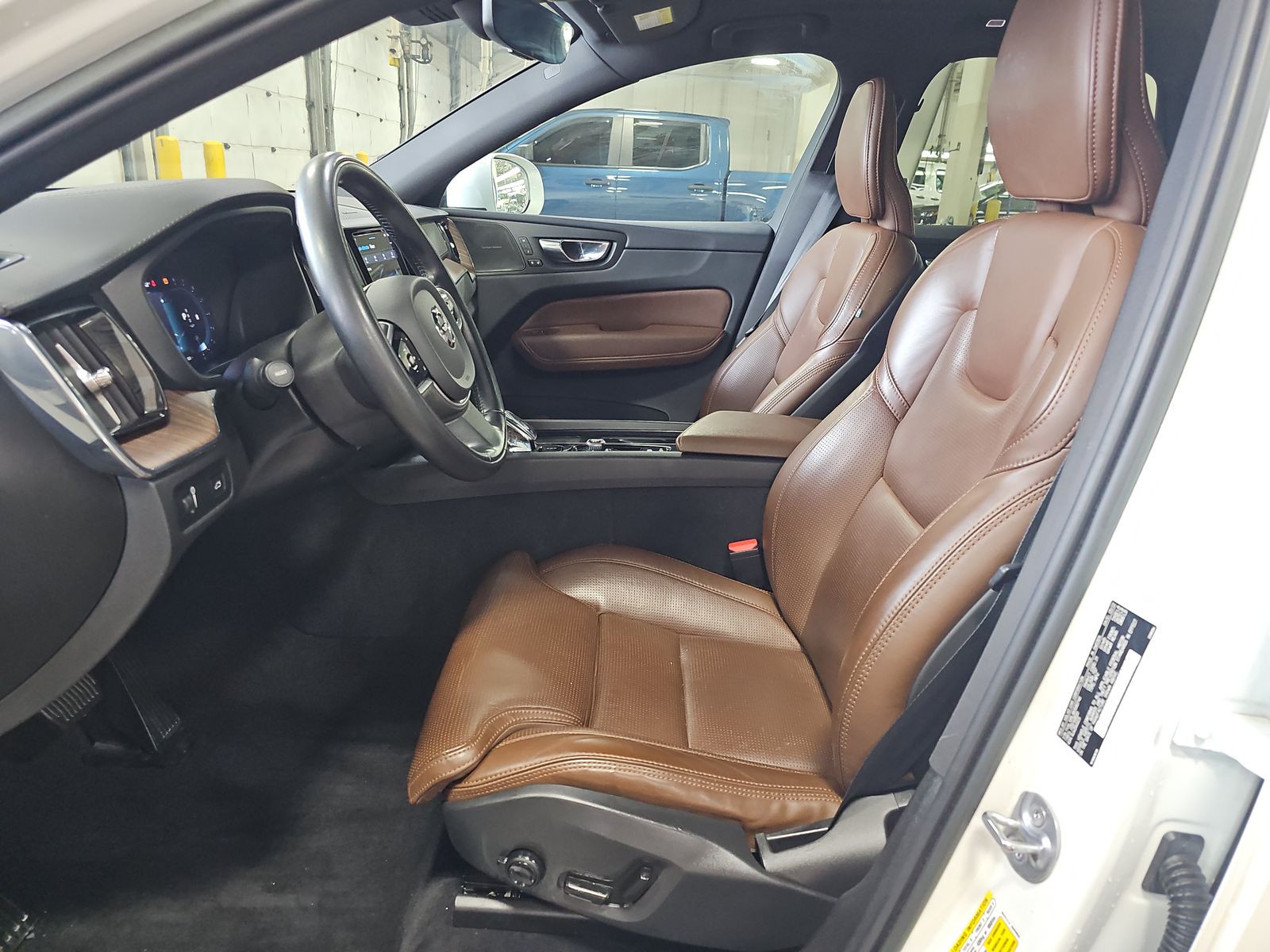 2022 Volvo XC60 B5 Inscription AWD