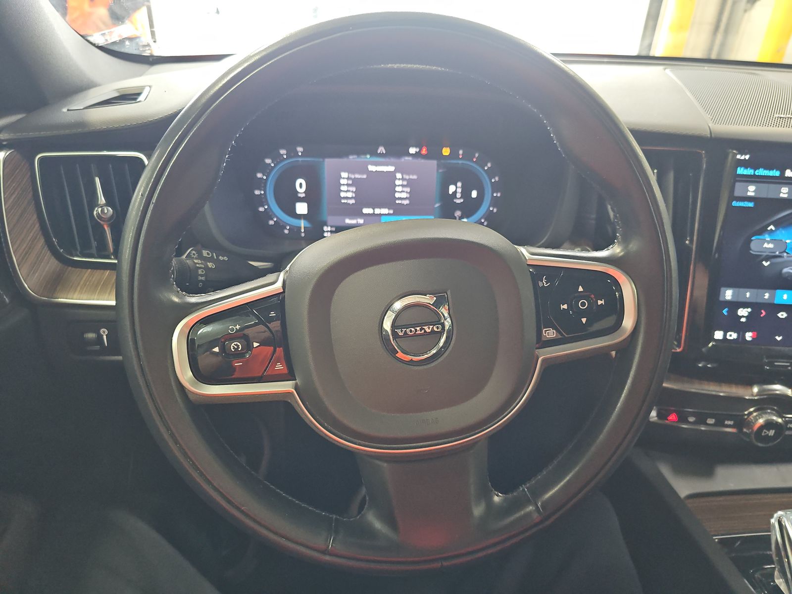 2022 Volvo XC60 B5 Inscription AWD
