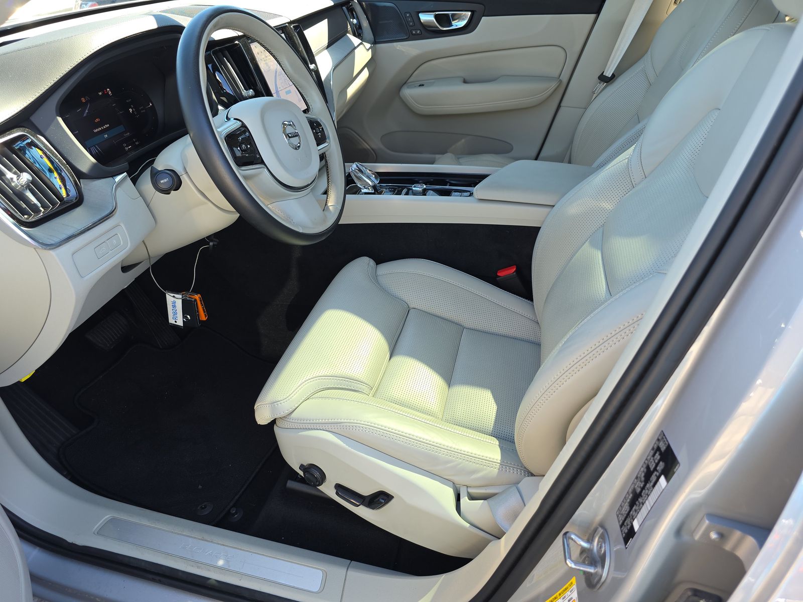 2024 Volvo XC60 Recharge T8 Ultimate AWD