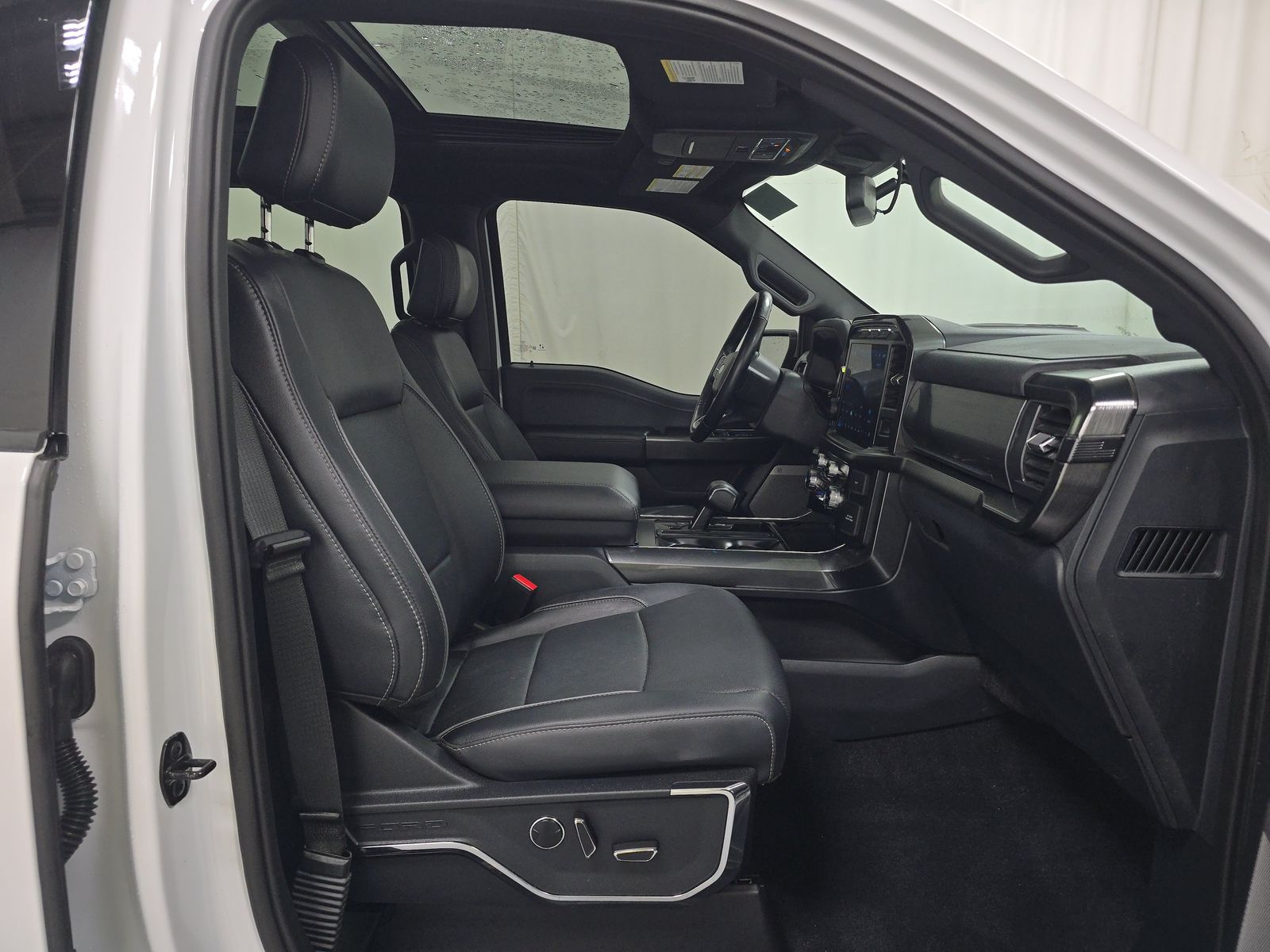 2023 Ford F-150 Lariat AWD