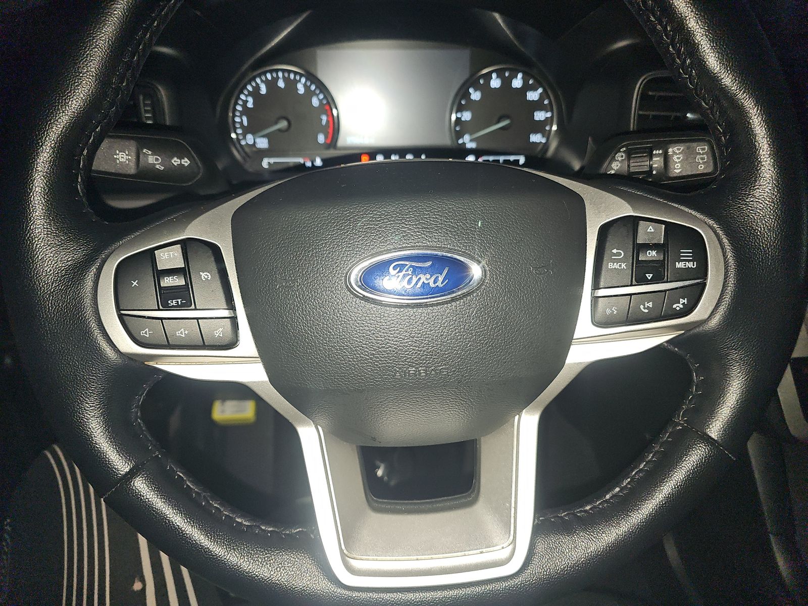 2022 Ford Explorer XLT RWD