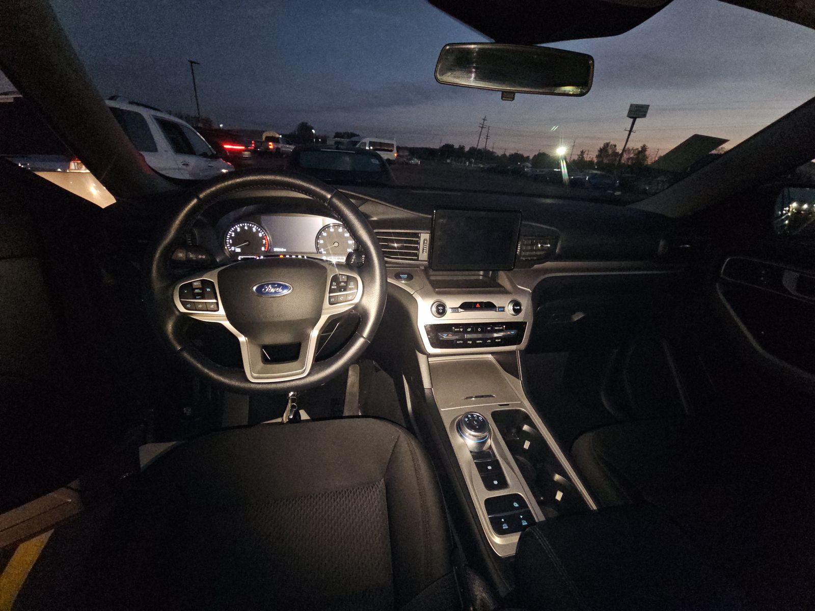 2022 Ford Explorer XLT RWD