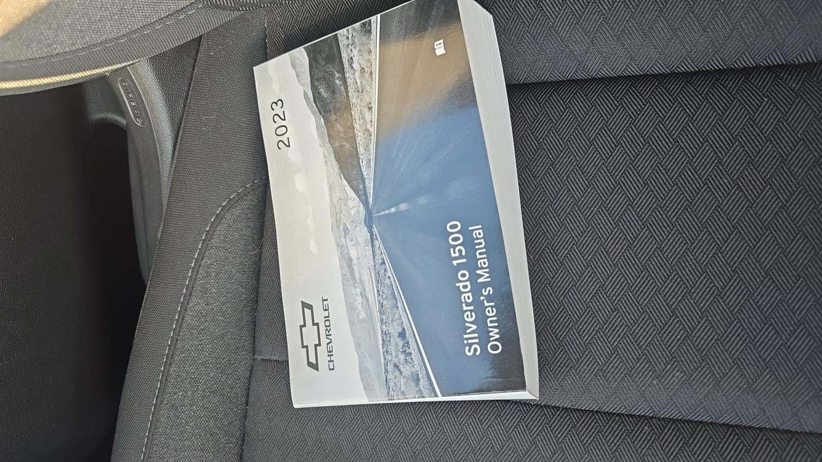 2023 Chevrolet Silverado 1500 Custom AWD