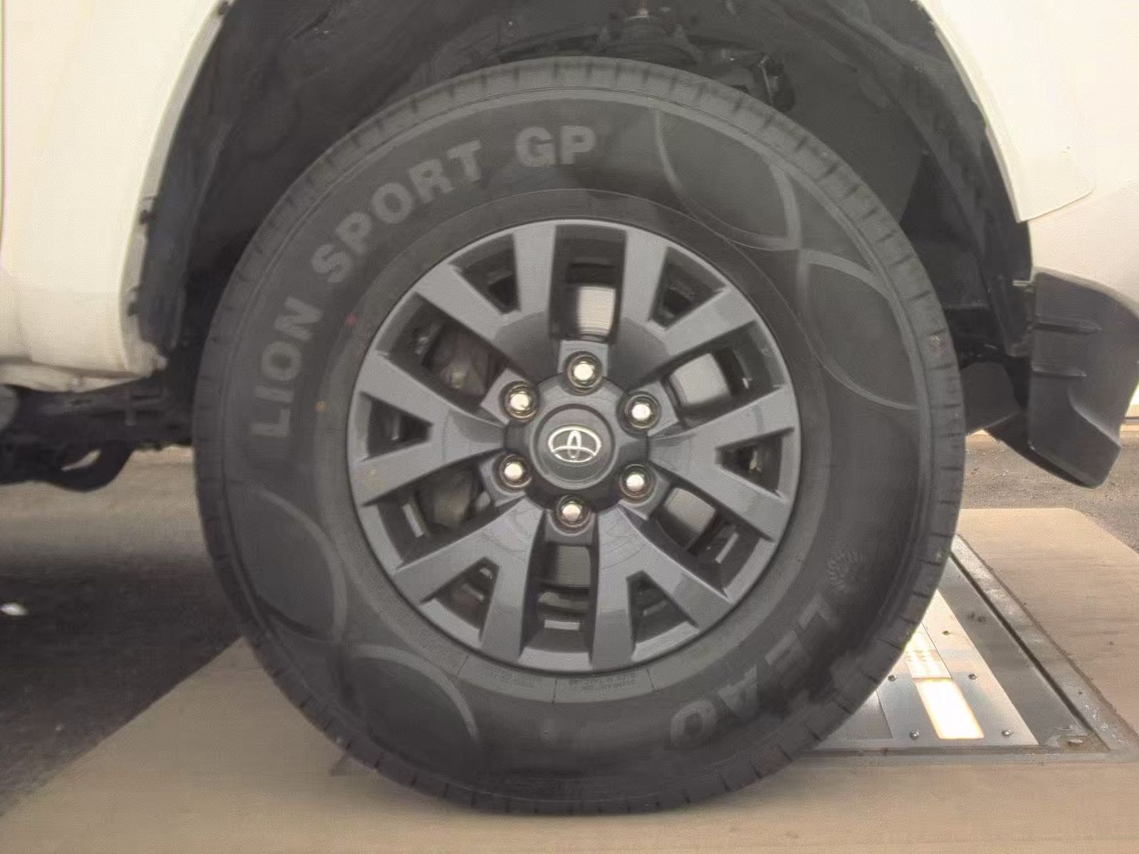 2023 Toyota Tacoma SR5 AWD