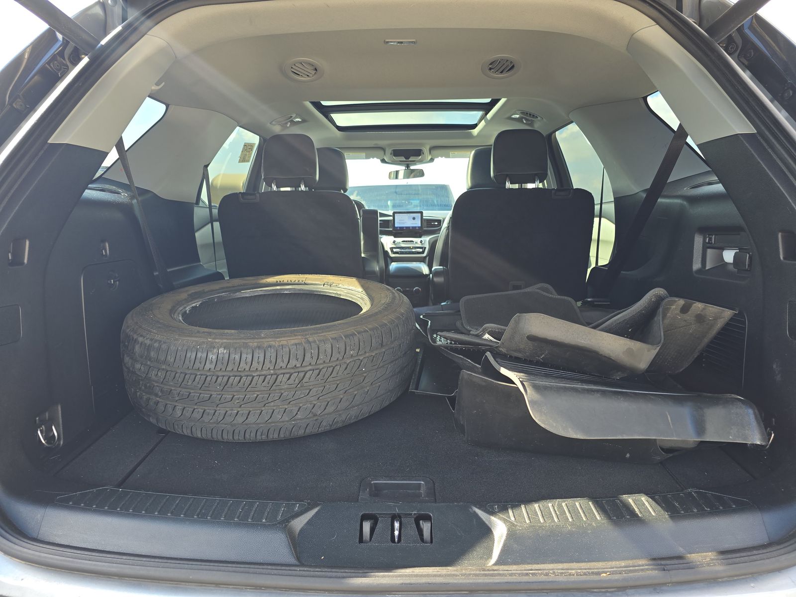 2022 Ford Explorer XLT AWD