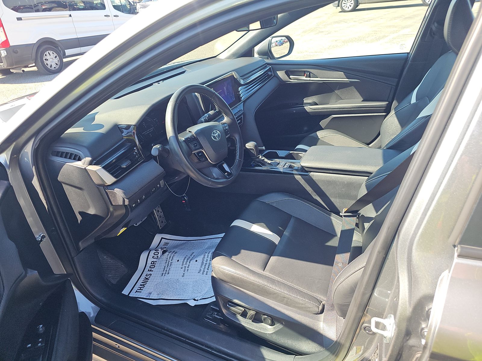 2025 Toyota Camry SE FWD