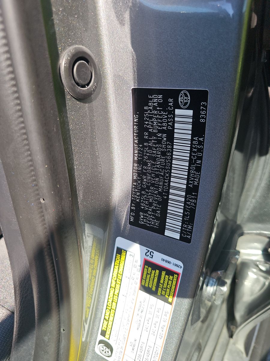 2025 Toyota Camry SE FWD