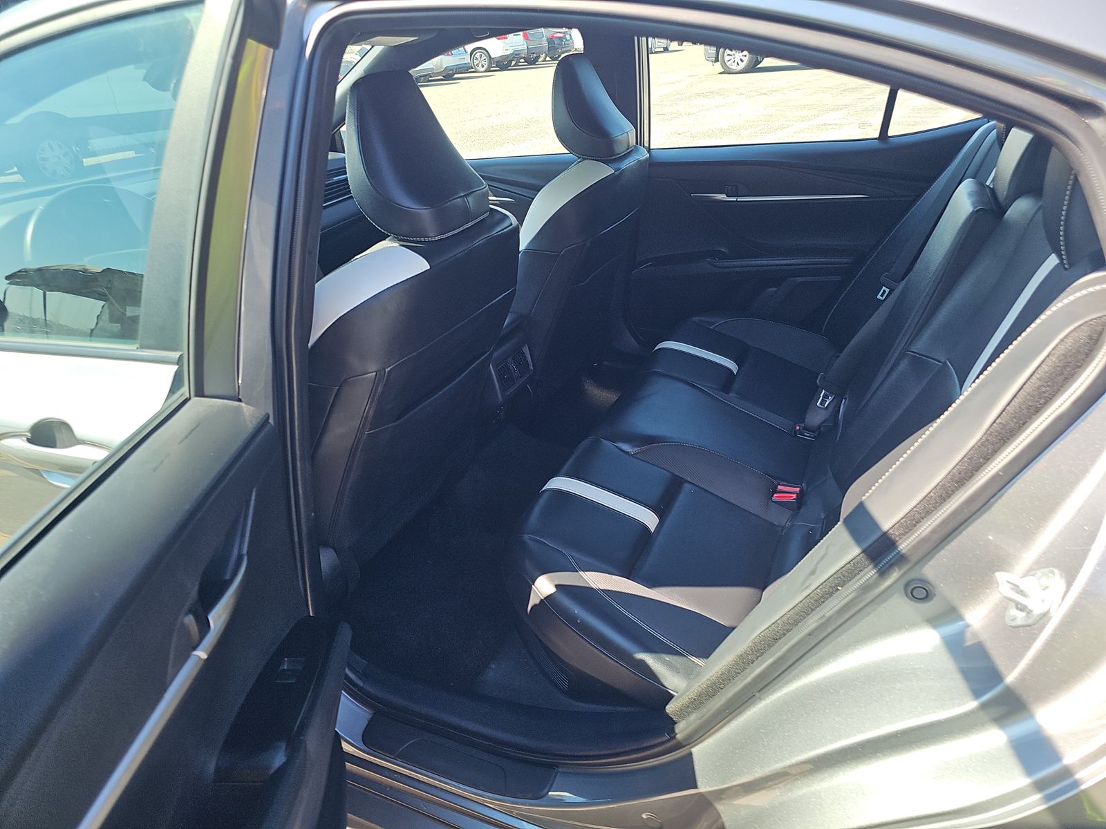 2025 Toyota Camry SE FWD