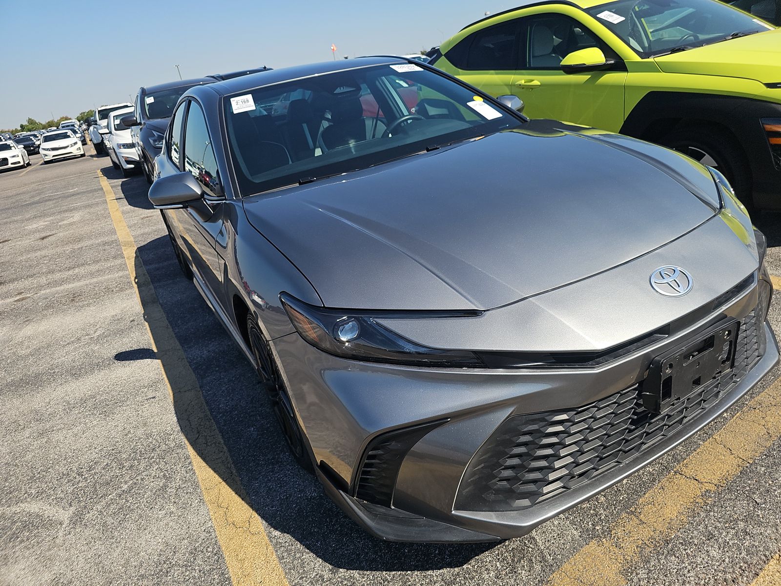 2025 Toyota Camry SE FWD