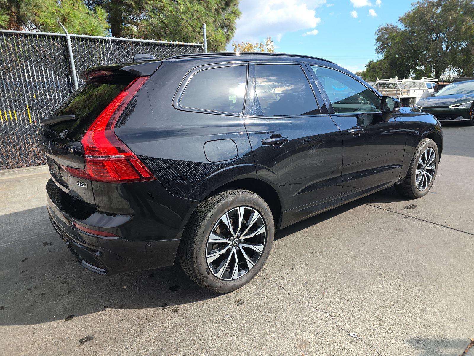 2025 Volvo XC60 B5 Plus AWD