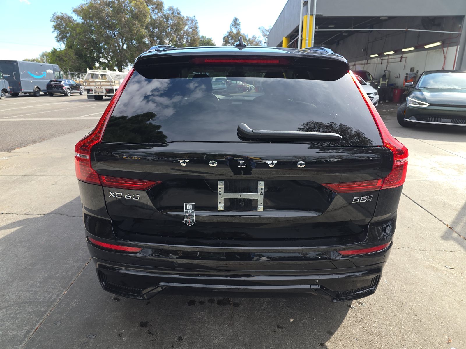 2025 Volvo XC60 B5 Plus AWD