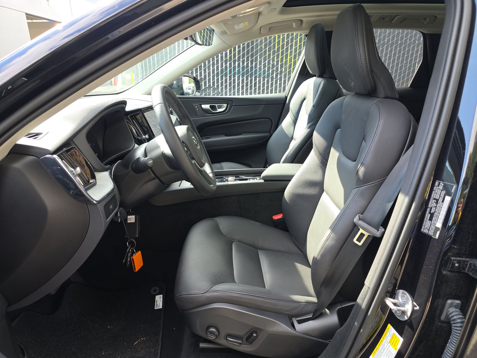 2025 Volvo XC60 B5 Plus AWD