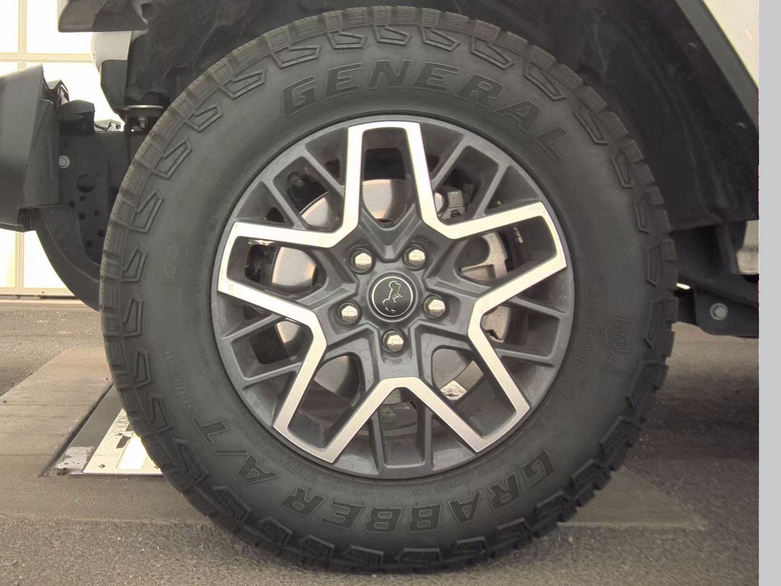 2024 Jeep Wrangler Sahara AWD