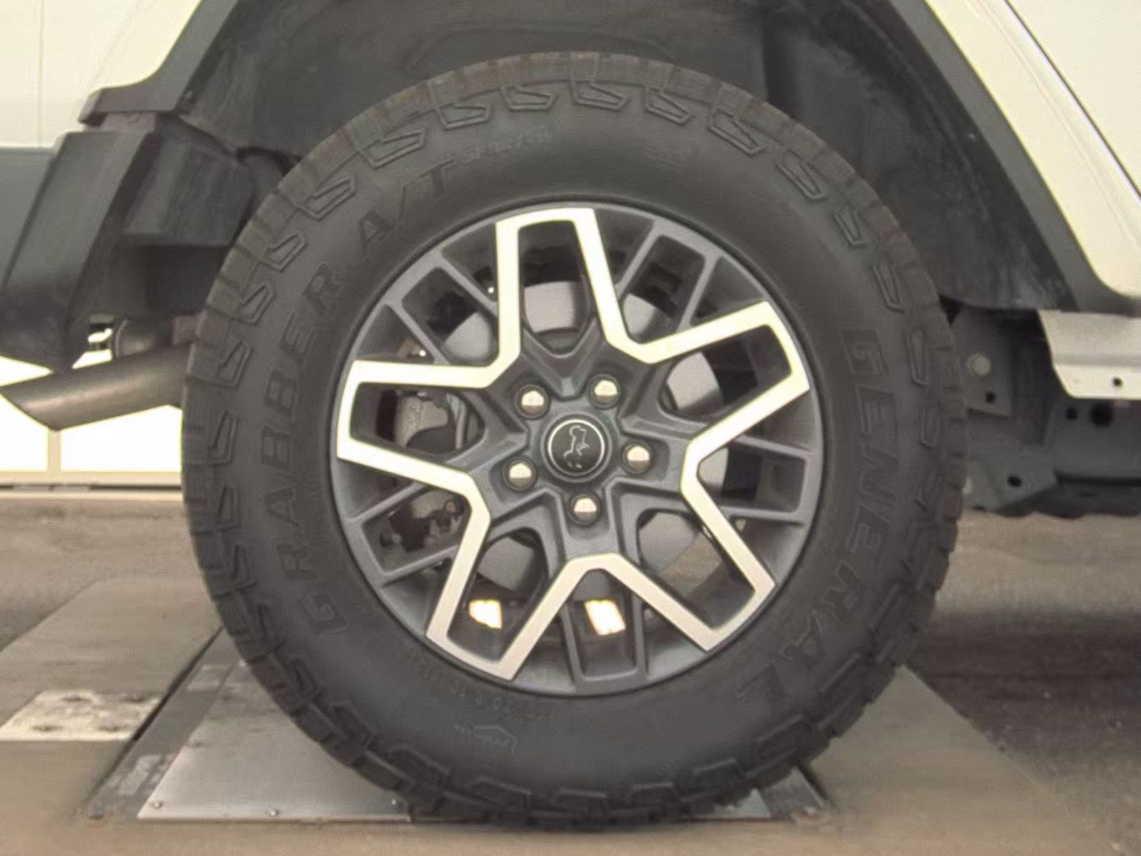 2024 Jeep Wrangler Sahara AWD