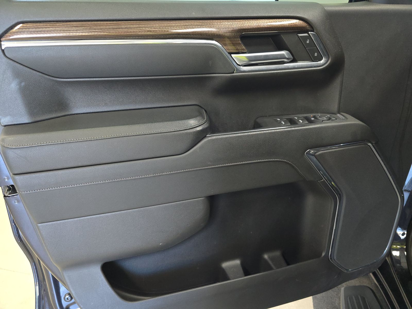 2023 Chevrolet Silverado 1500 RST RWD